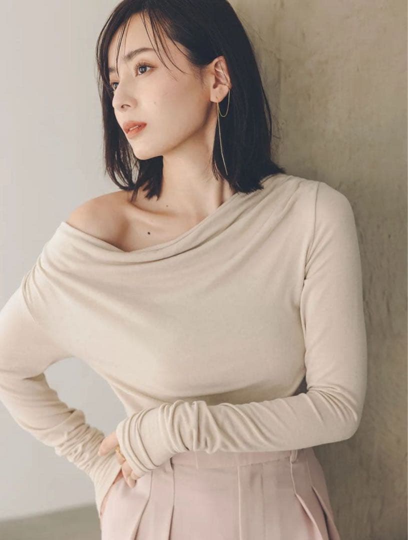 【anuans】ギャザードレープカットトップス