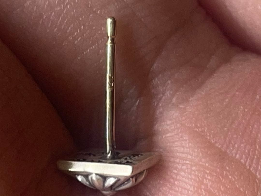 CHROME HEARTS クロムハーツ　ピラミッドスタッドシルバーピアス