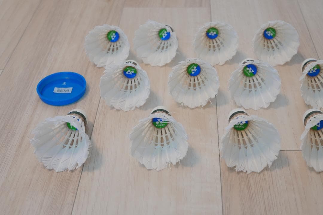 中古シャトル ニューオフィシャル 240球(基礎打ち用120+ノック用120)