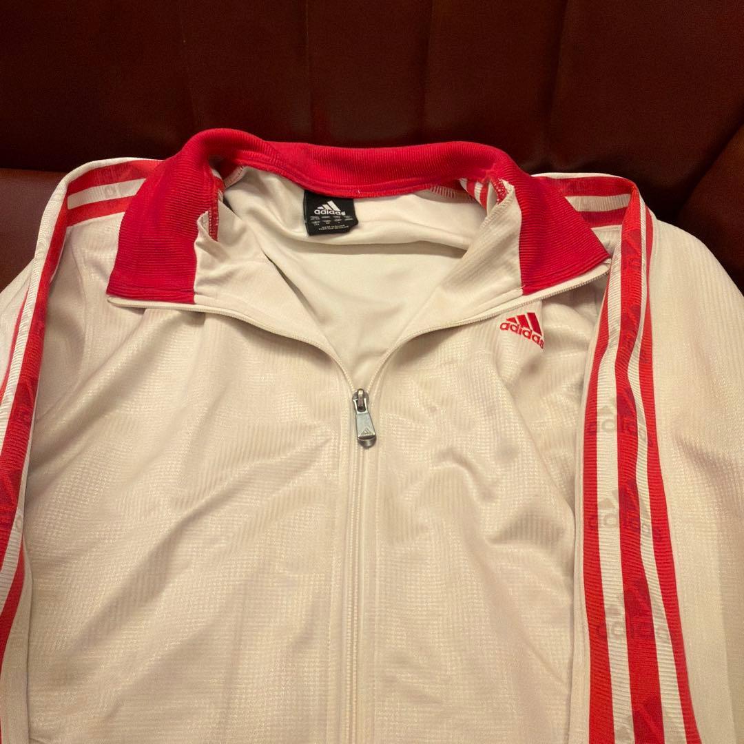adidas クリーム/レッド ジップアップジャケット