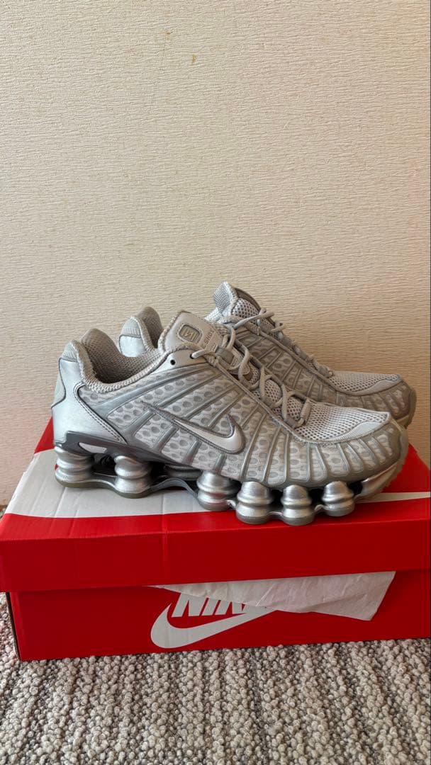NIKE WMNS SHOX TL シルバー