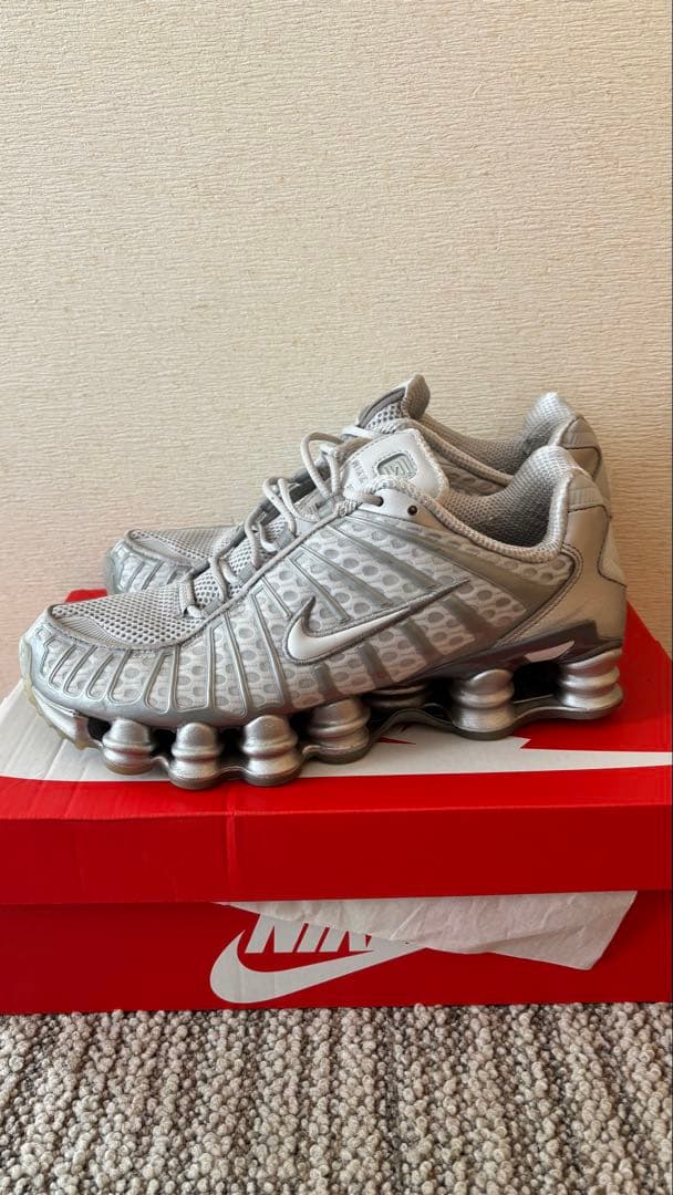 NIKE WMNS SHOX TL シルバー