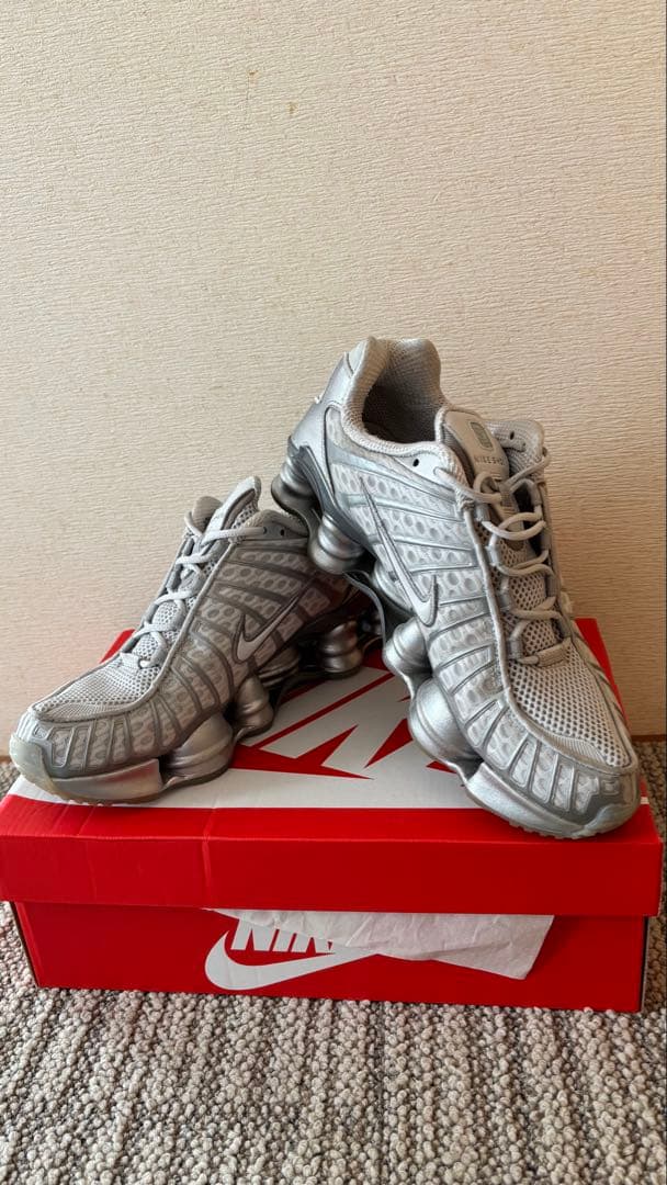 NIKE WMNS SHOX TL シルバー