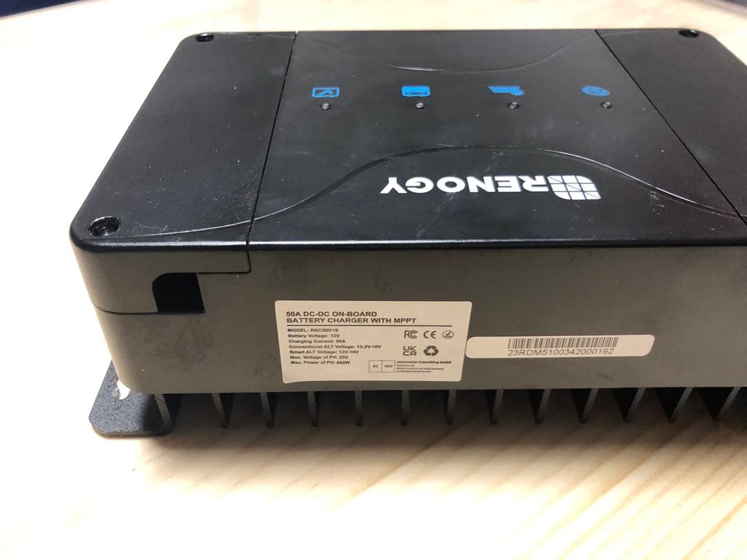 RENOGY 50A DCC MPPT チャージコントローラー内蔵　走行充電器