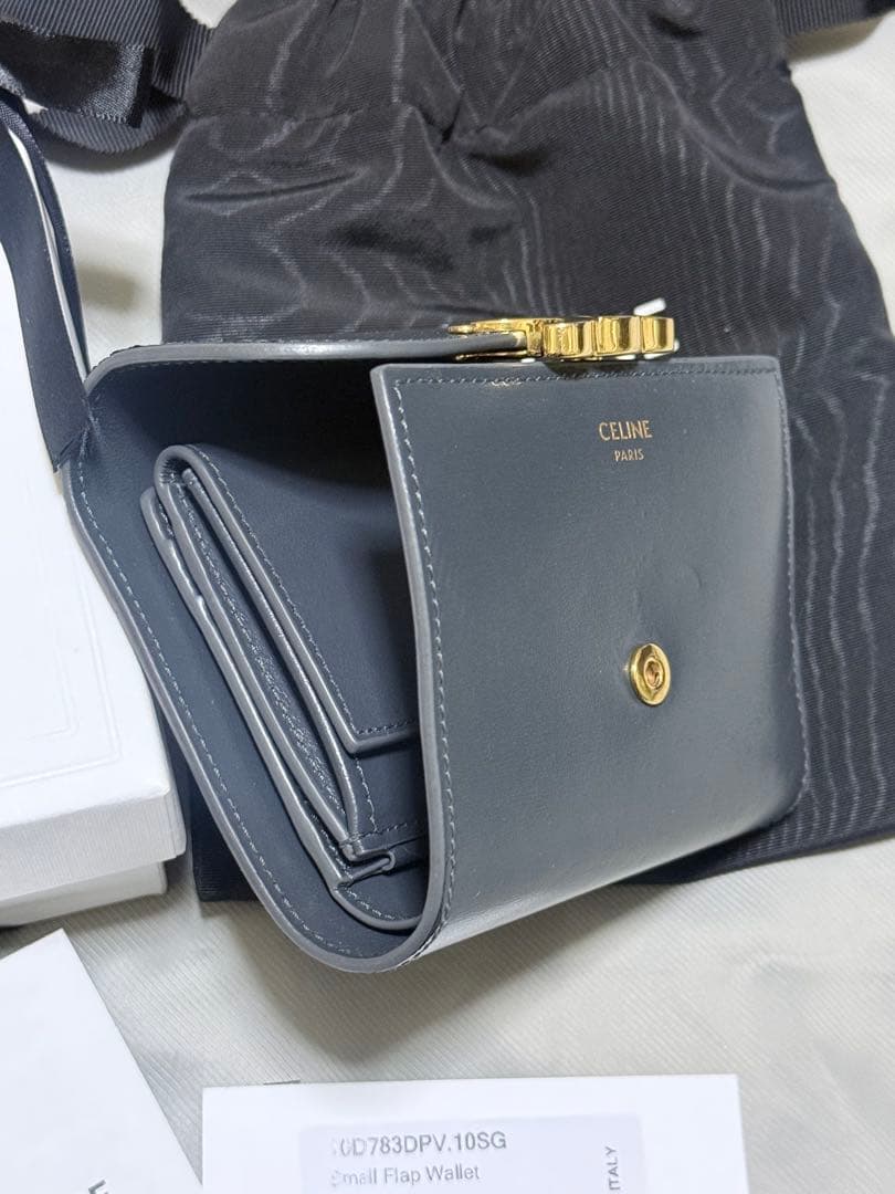 【希少カラー】CELINE トリオンフ　フラップウォレット グレー 三つ折り財布