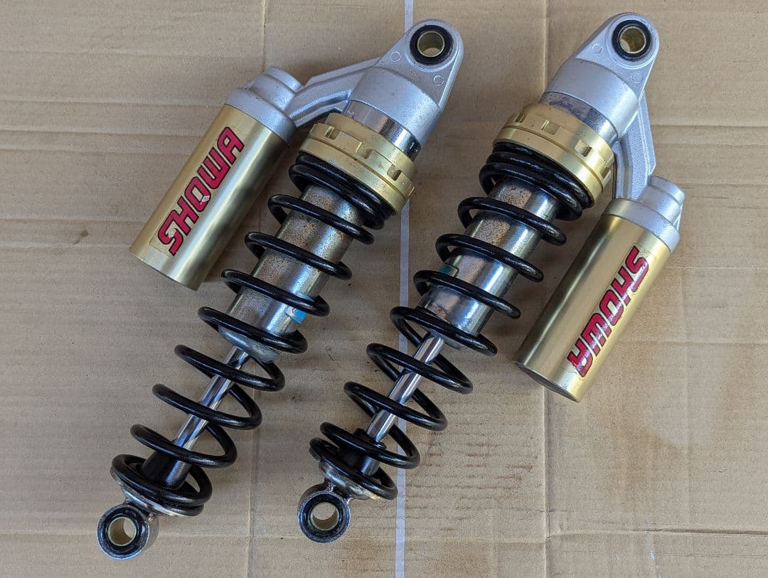 CB400SF ホンダ リアサス SHOWA ショウワ リアショック