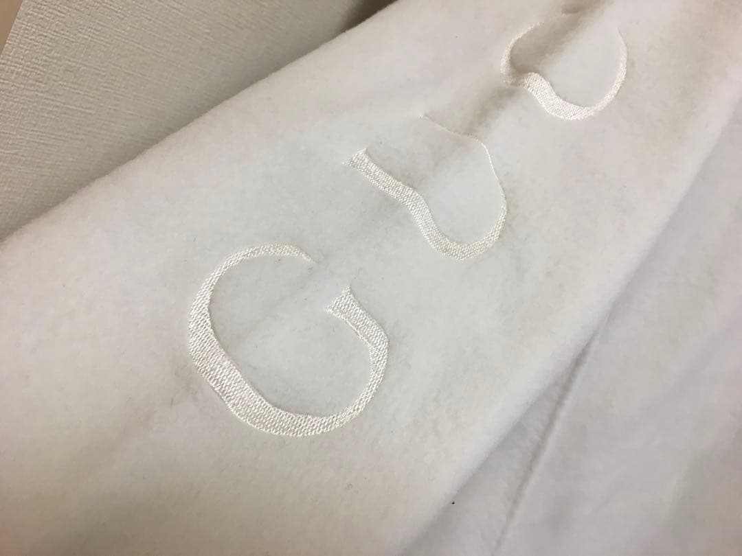 GUCCI★ロゴ刺繍フリーストップス