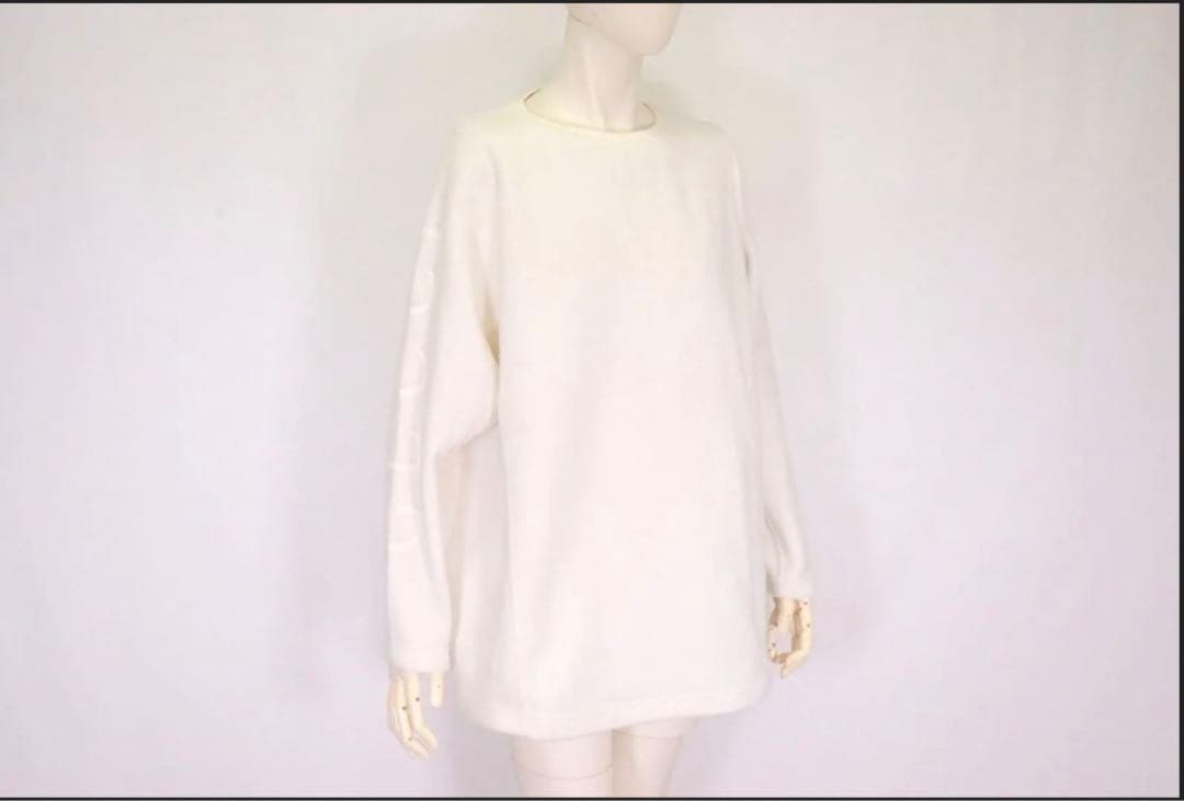 GUCCI★ロゴ刺繍フリーストップス