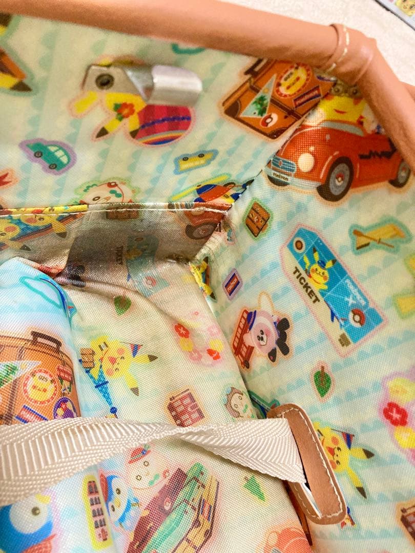 ポケモン トランク型キャリーケース　Pokémon Colorfultrip