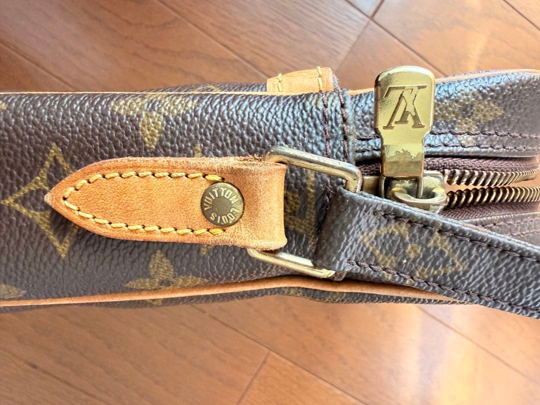 Louis Vuitton ショルダーバッグ モノグラム ダヌーブ