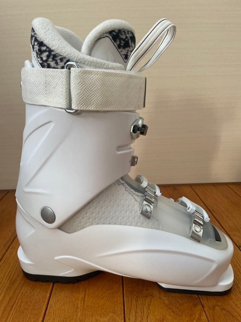 ロシニョール ROSSIGNOL スキーブーツKIARA SENSOR50