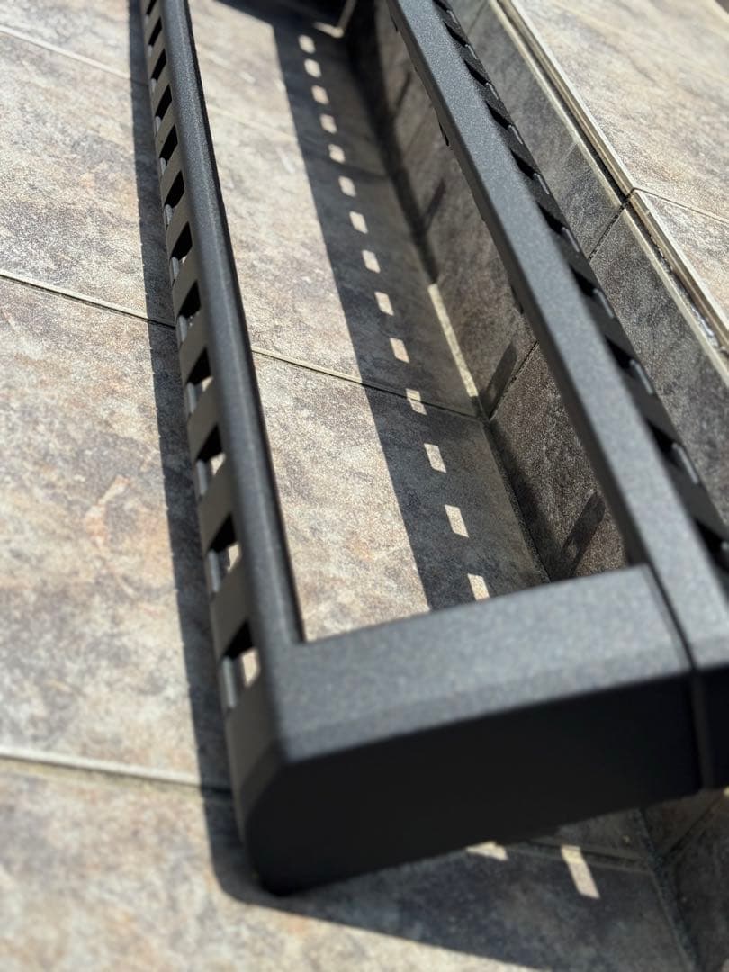 ランドクルーザー　250 グリル　 ラプターライナー塗装