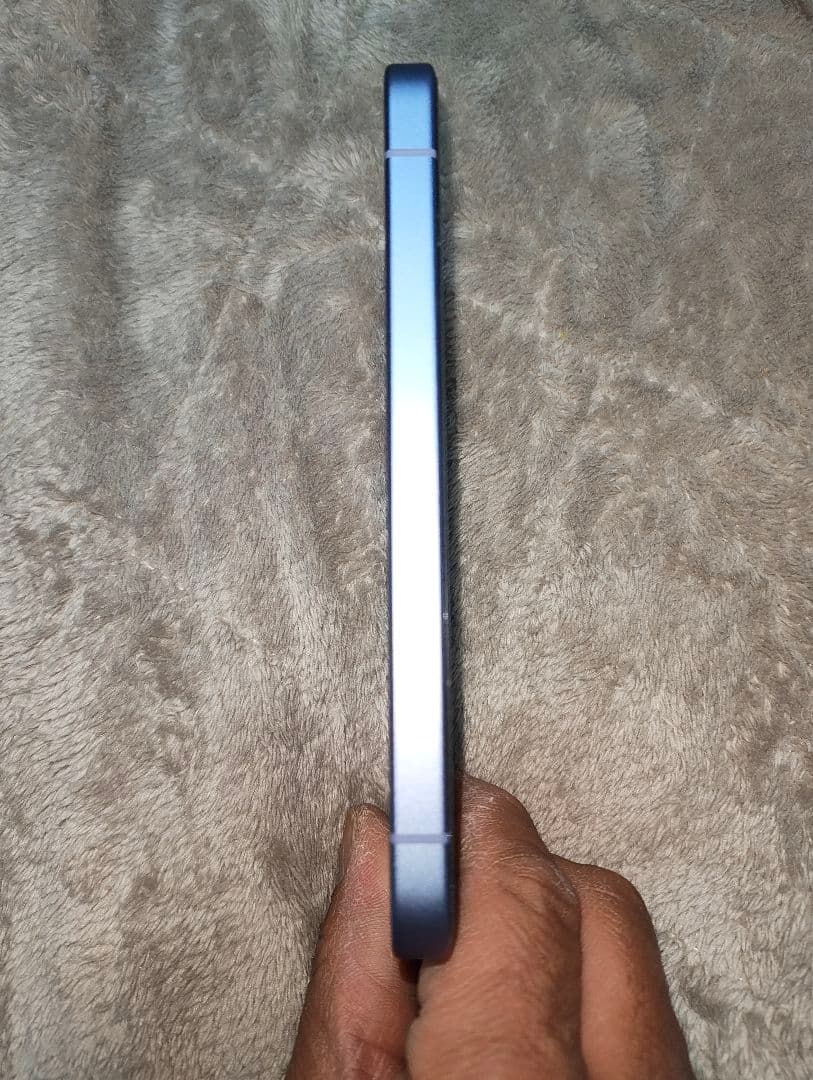 Google Pixel 9a Iris 本体