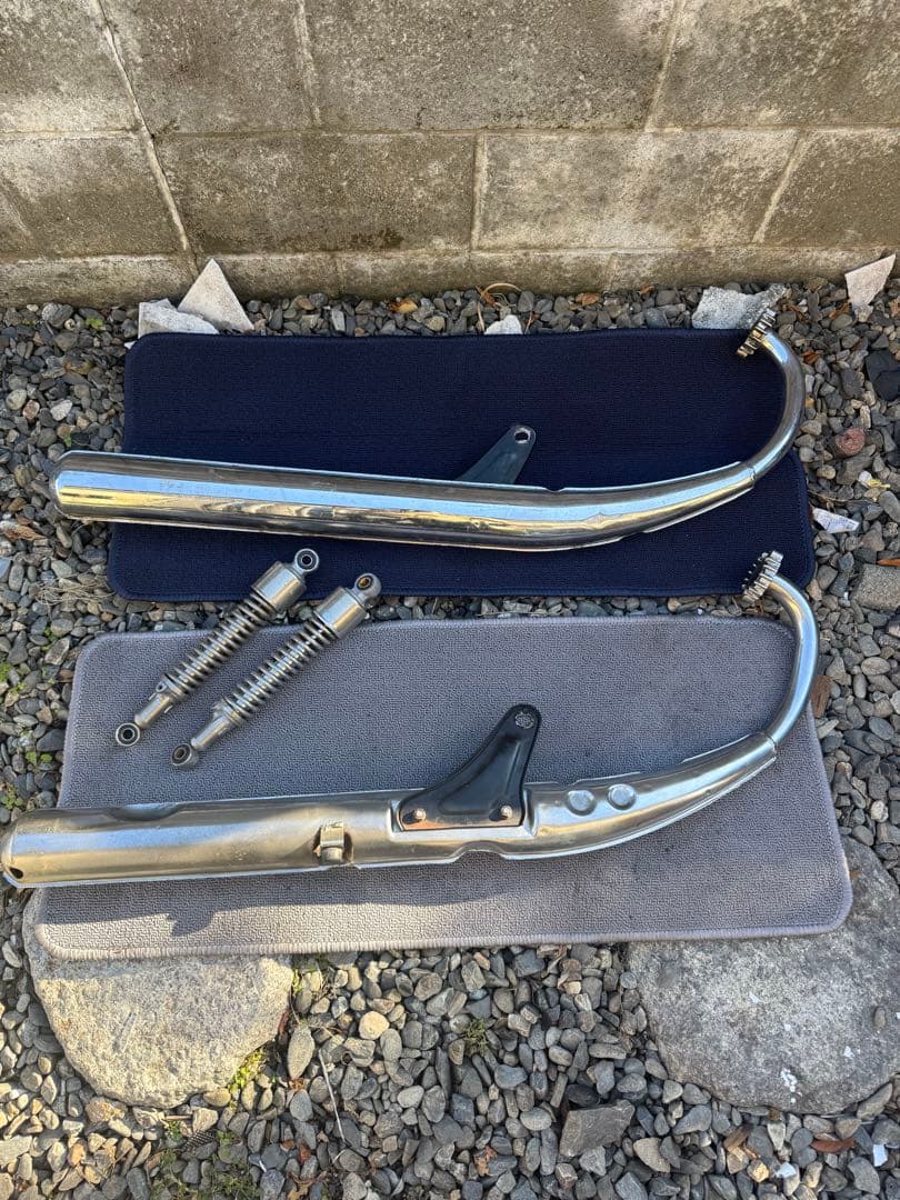 SUZUKI GT125 マフラー、サスペンション