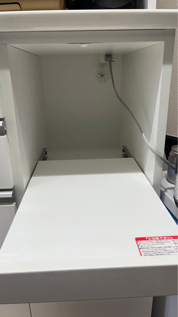 ホワイト木製食器棚 ガラス扉付き