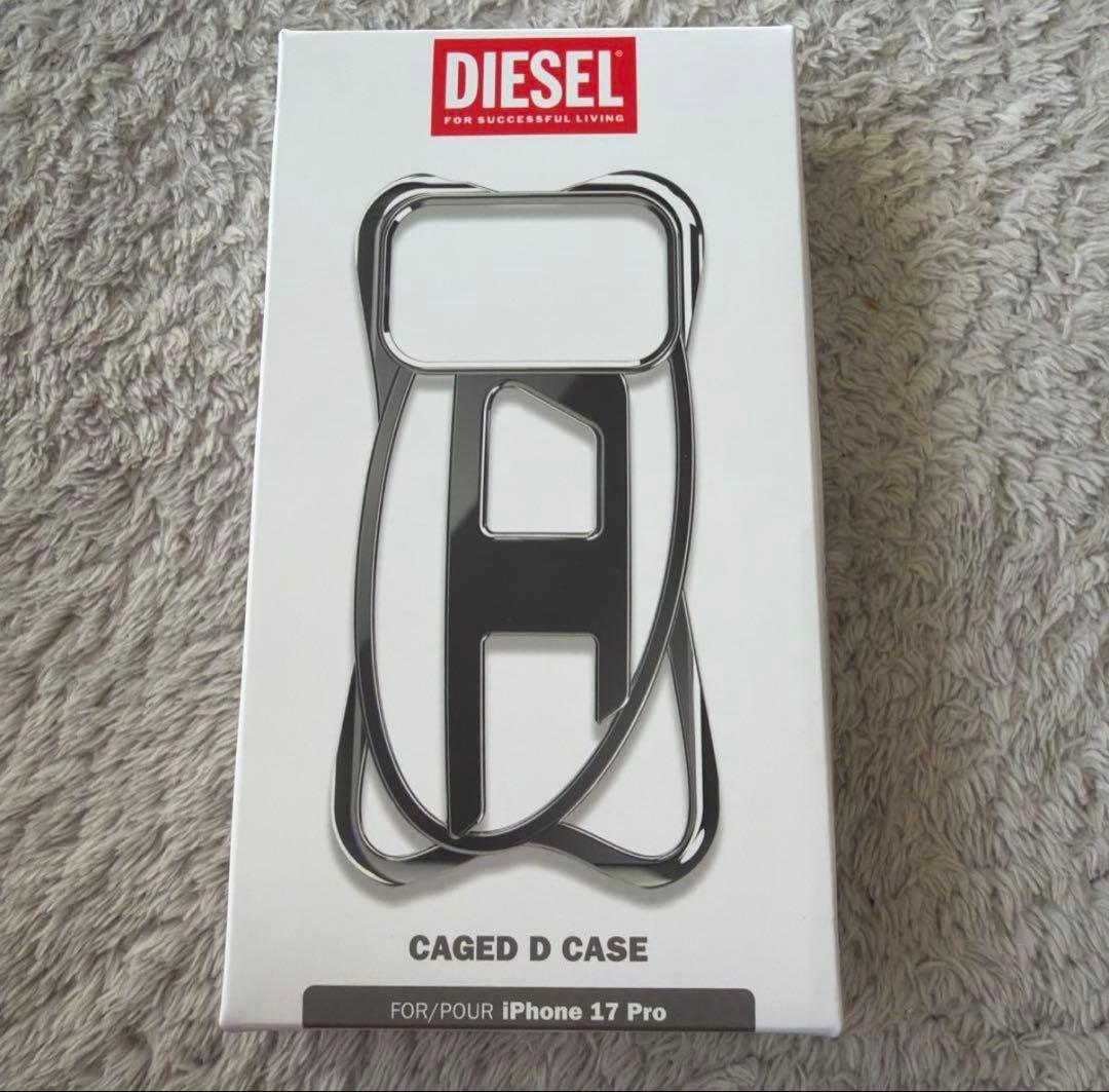 ゲ*コ様 DIESEL CAGED D CASE iPhone 17 Pro