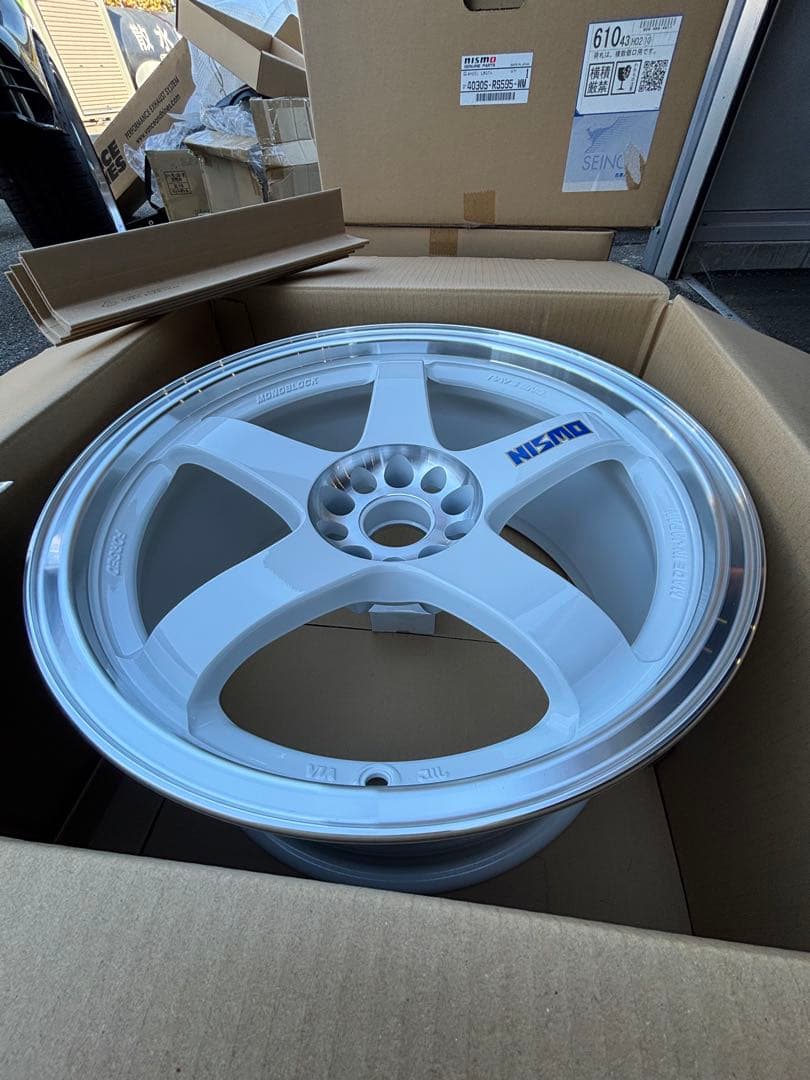 Nismo RS595 wmホイール 18インチ 40th 記念モデル