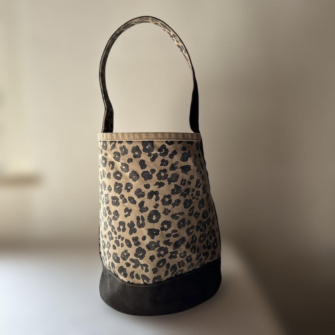 ハグオーワー　レオパード柄バケットバッグM size