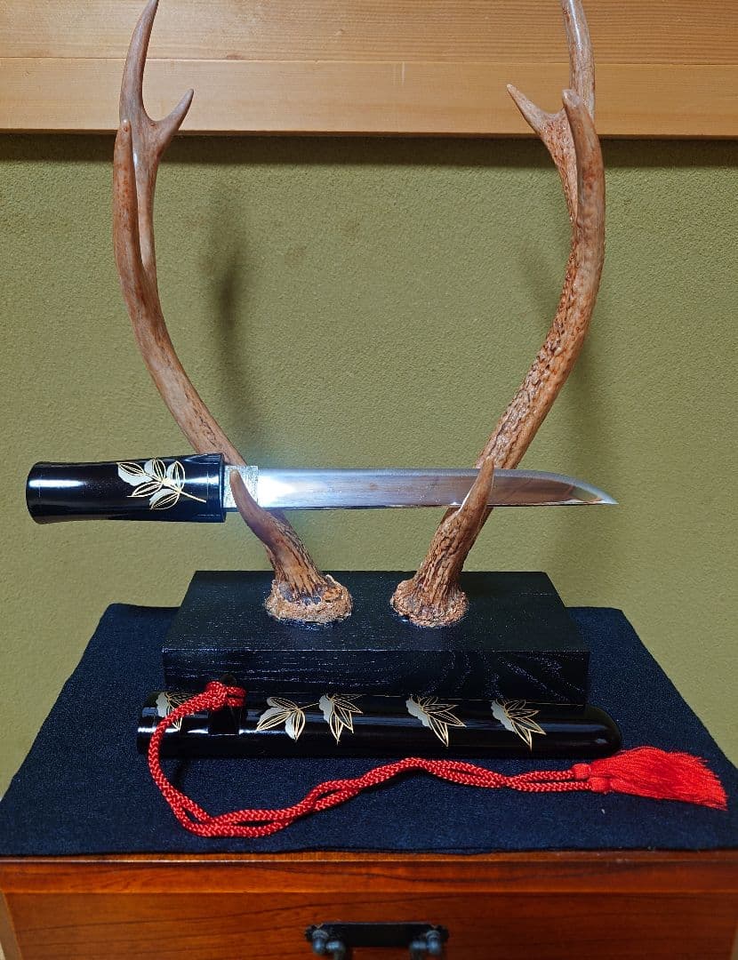 御守刀 【雪笹文蒔繪守刀】