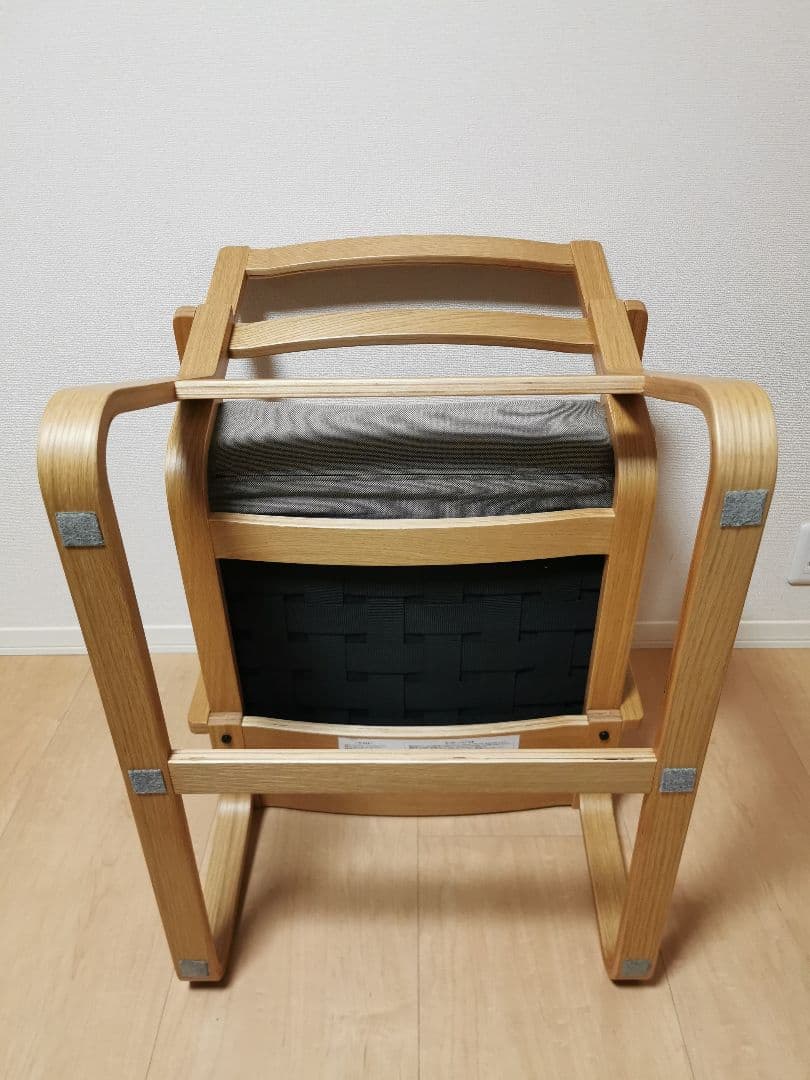 無印良品(MUJI) リビングでもダイニングでもつかえるソファチェア・オーク材②