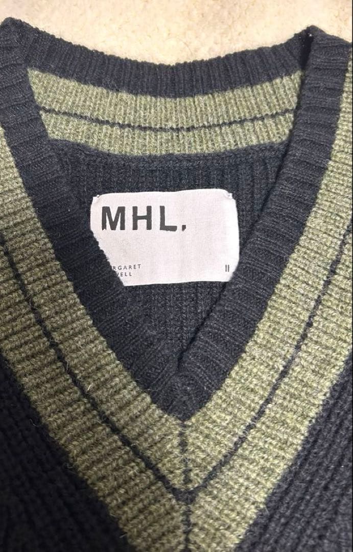MHLマーガレットハウエル ウールニットベスト ブラック×カーキ