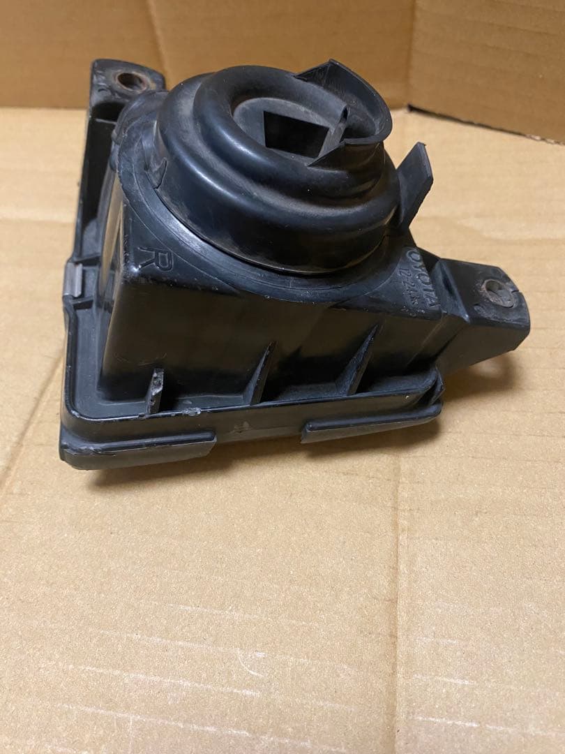 う*ま様 AE86 レビン　純正フォグランプ　右側