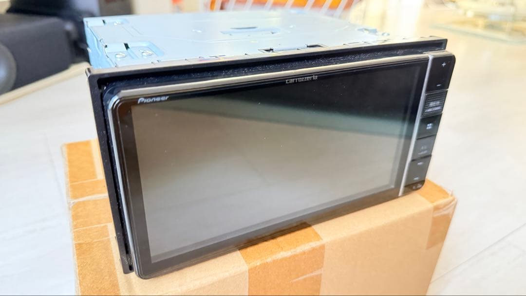 サ*ド様 美品 パイオニア カロッツエリアAVIC-RW811-D 2023地図