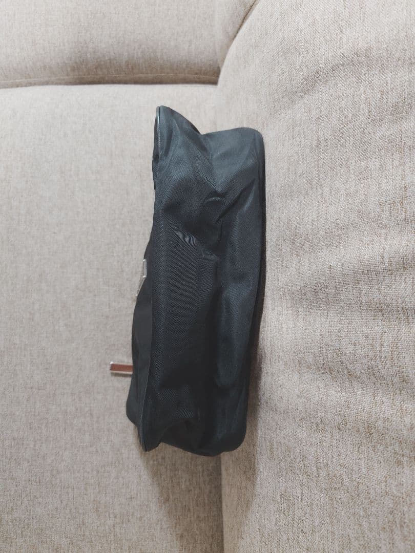 PRADA プラダ　ショルダーバッグ　三角プレート　 ビンテージ