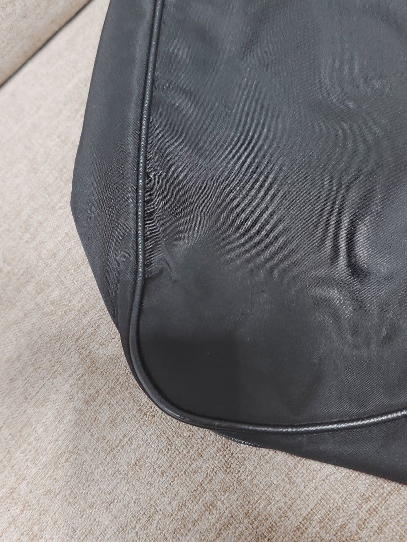 PRADA プラダ　ショルダーバッグ　三角プレート　 ビンテージ