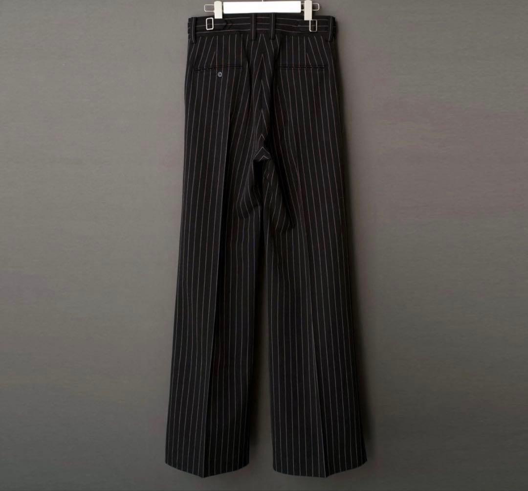 新品　定価以下SHIKITARI STRIPE FLARE SLACKS