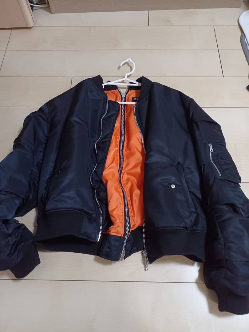 平本蓮 AMNJX 27Circus MA-1フライトジャケット