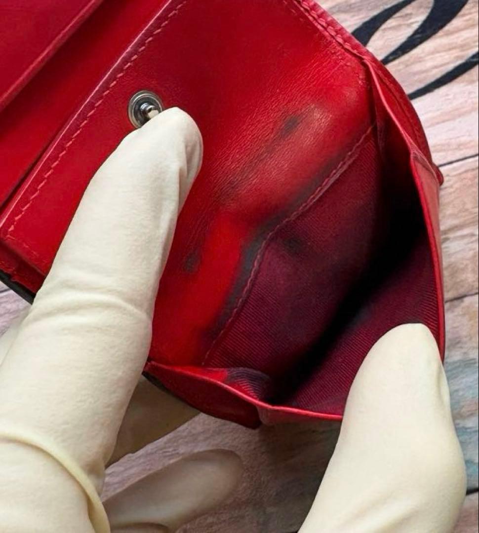 ✨人気✨　ルブタン スタッズ 二つ折り財布 黒 レッド