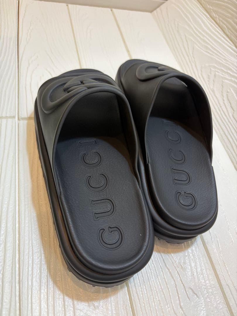 GUCCI 未使用インターロッキング　ブラック スライドサンダル　サイズ7
