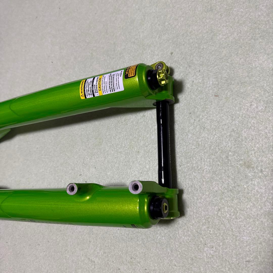 DVO Diamond サスペンションフォーク27.5(グリーン)