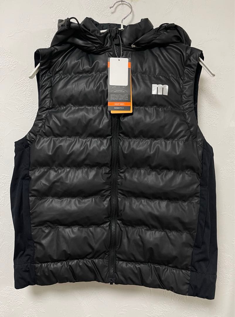 マンシングウエア　光を熱に変える　ヒートナビ　＋5℃ ベスト　定価38500円