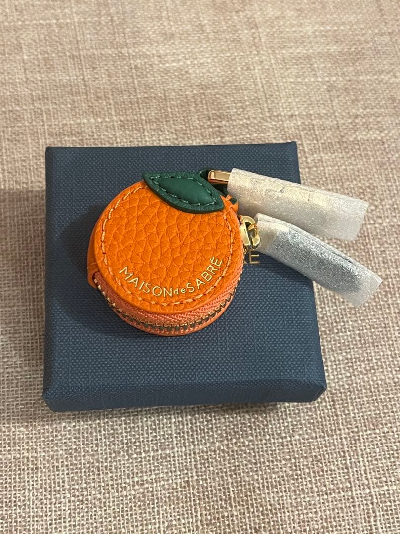 新品　メゾンドサブレ　フルーツチャーム　オレンジ　AirTagケース　小物入れ