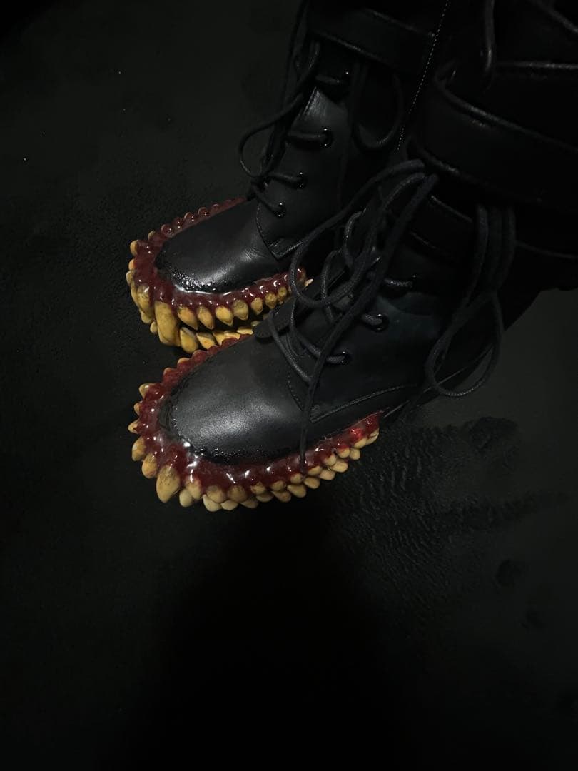 最安値正規品venom boots size 43早い者勝ち