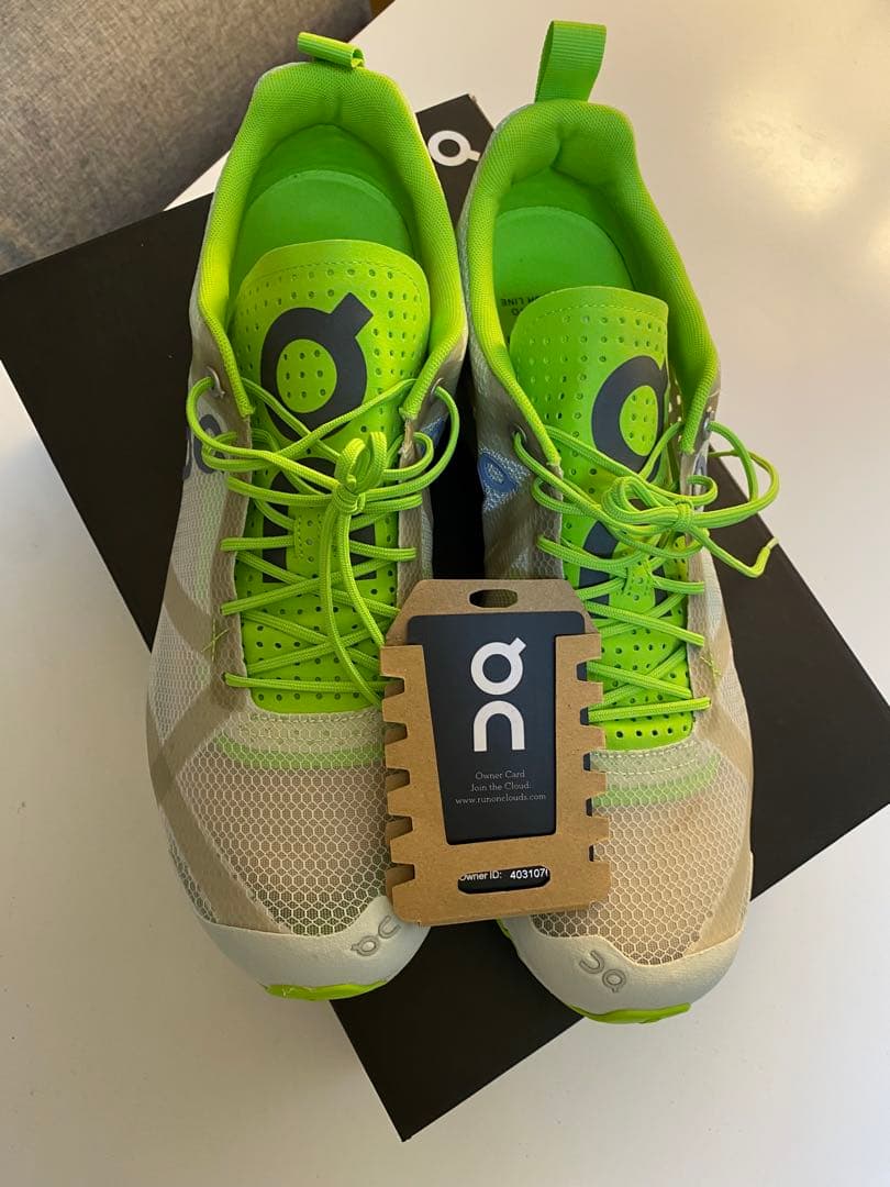 On (新品) Clouds racer ( 30 cm)