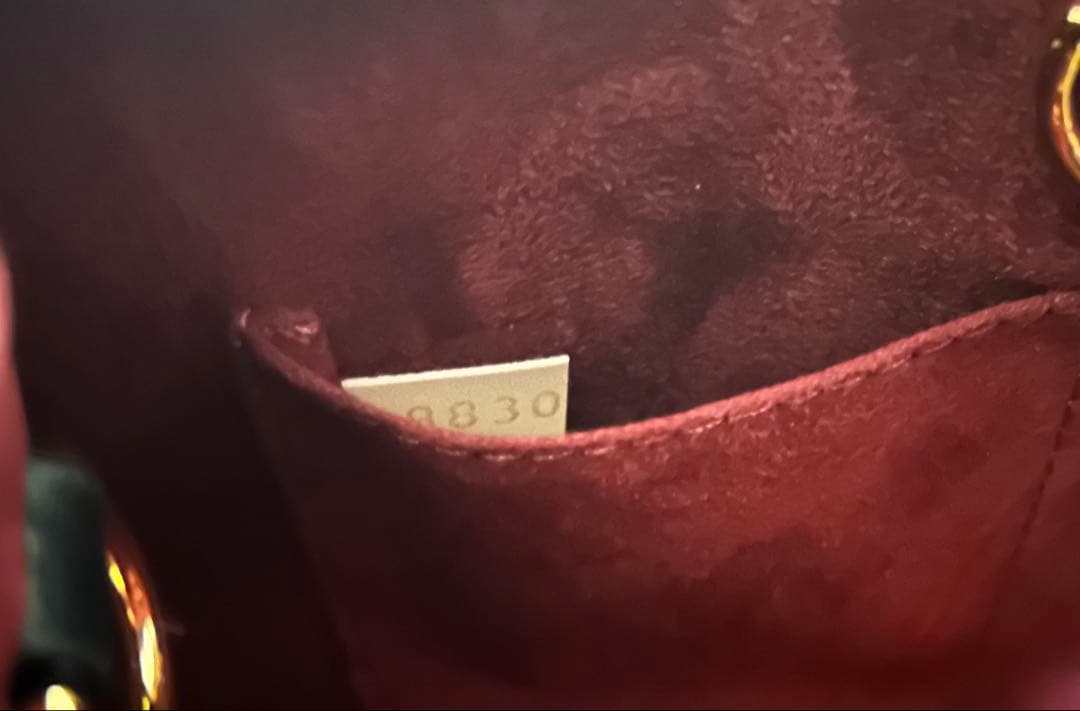 Ｌ.V 「オンザゴー PM」（バイカラー モノグラム・アンプラント レザー」