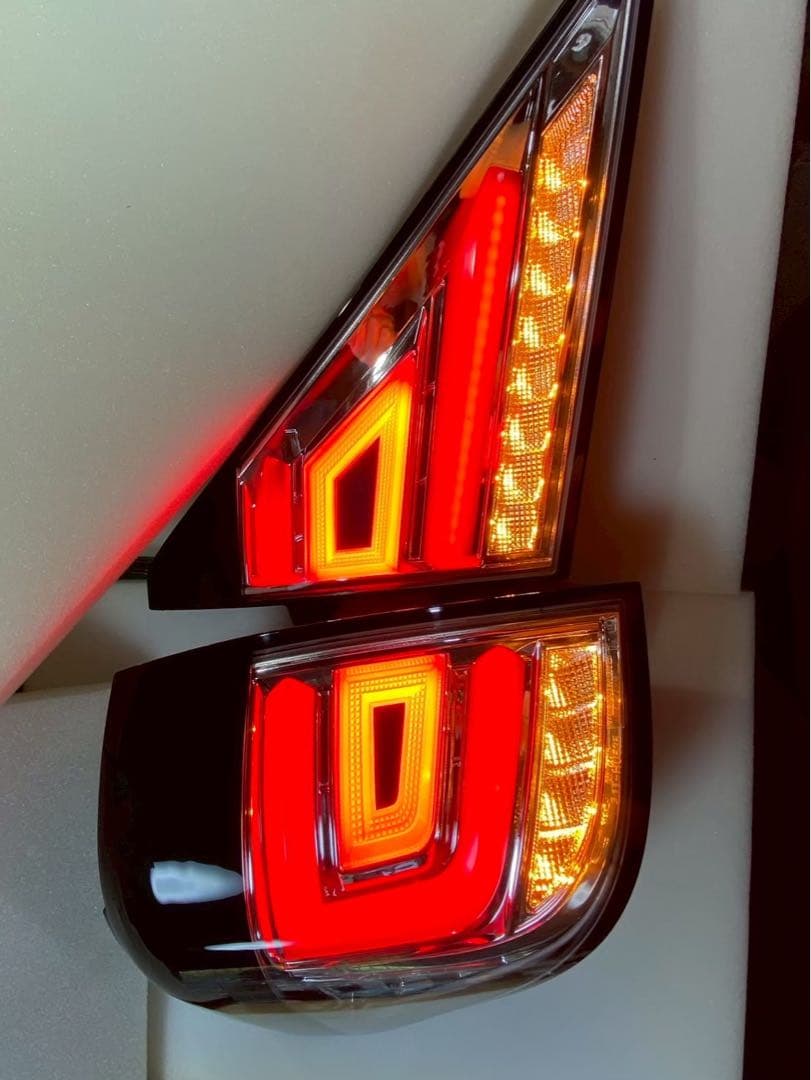 アウトレット品☆クリスタルアイ 20系アルヴェル用　ファイバーLEDテールV3