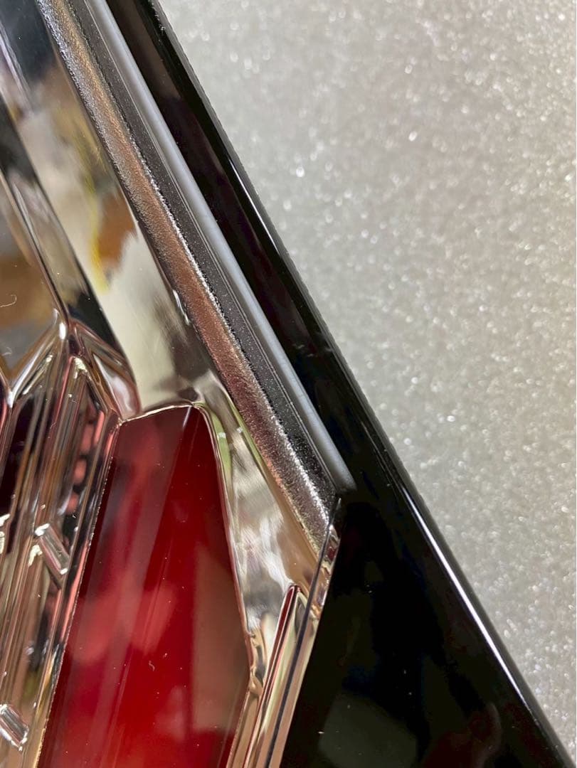 アウトレット品☆クリスタルアイ 20系アルヴェル用　ファイバーLEDテールV3