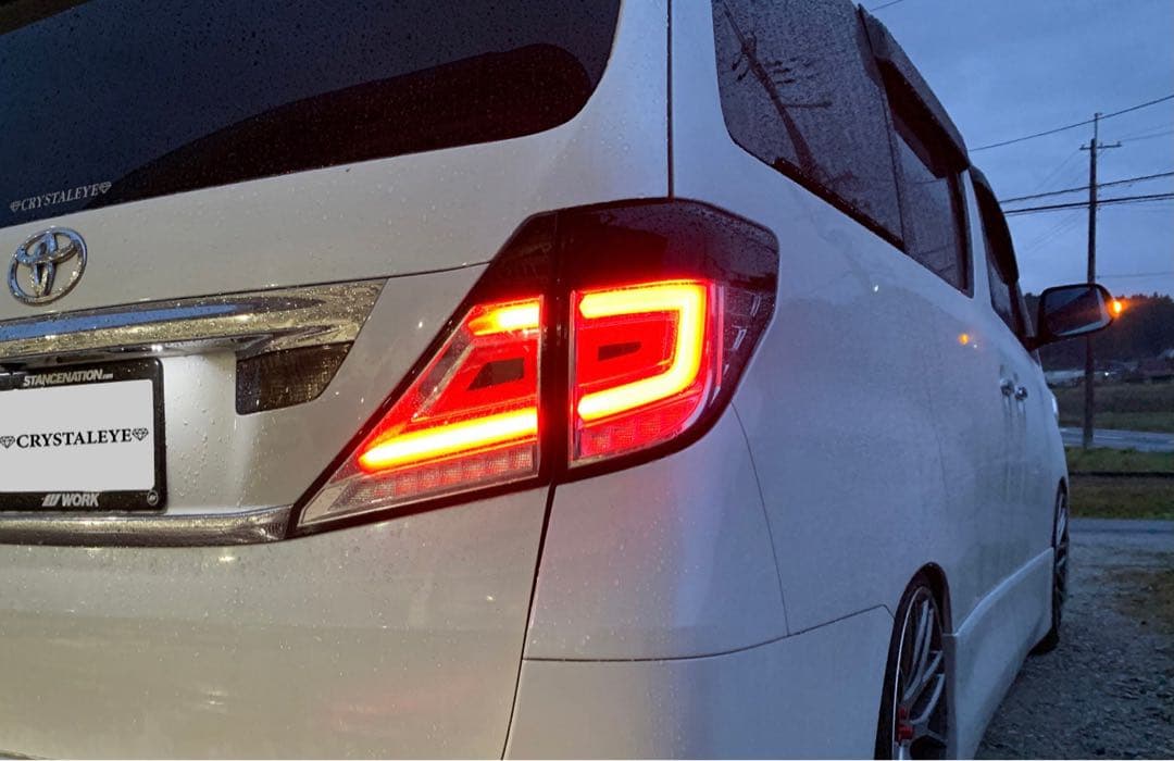 アウトレット品☆クリスタルアイ 20系アルヴェル用　ファイバーLEDテールV3