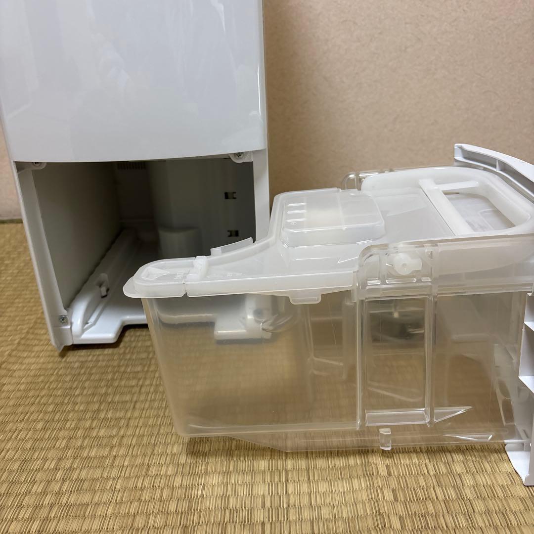 Panasonic 衣類乾燥除湿機　 F-YHVX120 ホワイト