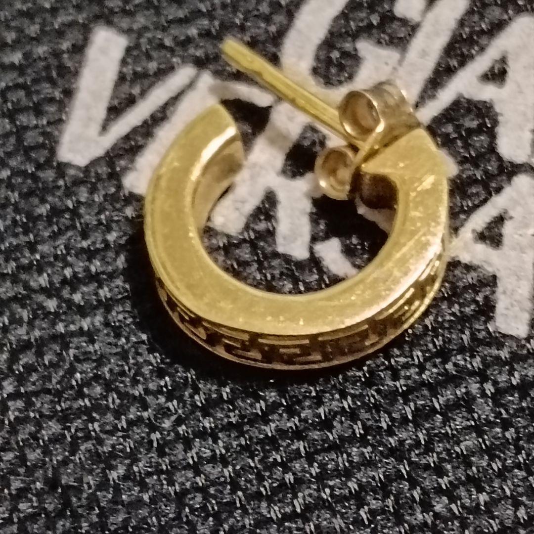 ヴェルサーチ　ピアス　フープ　片耳　刻印あり