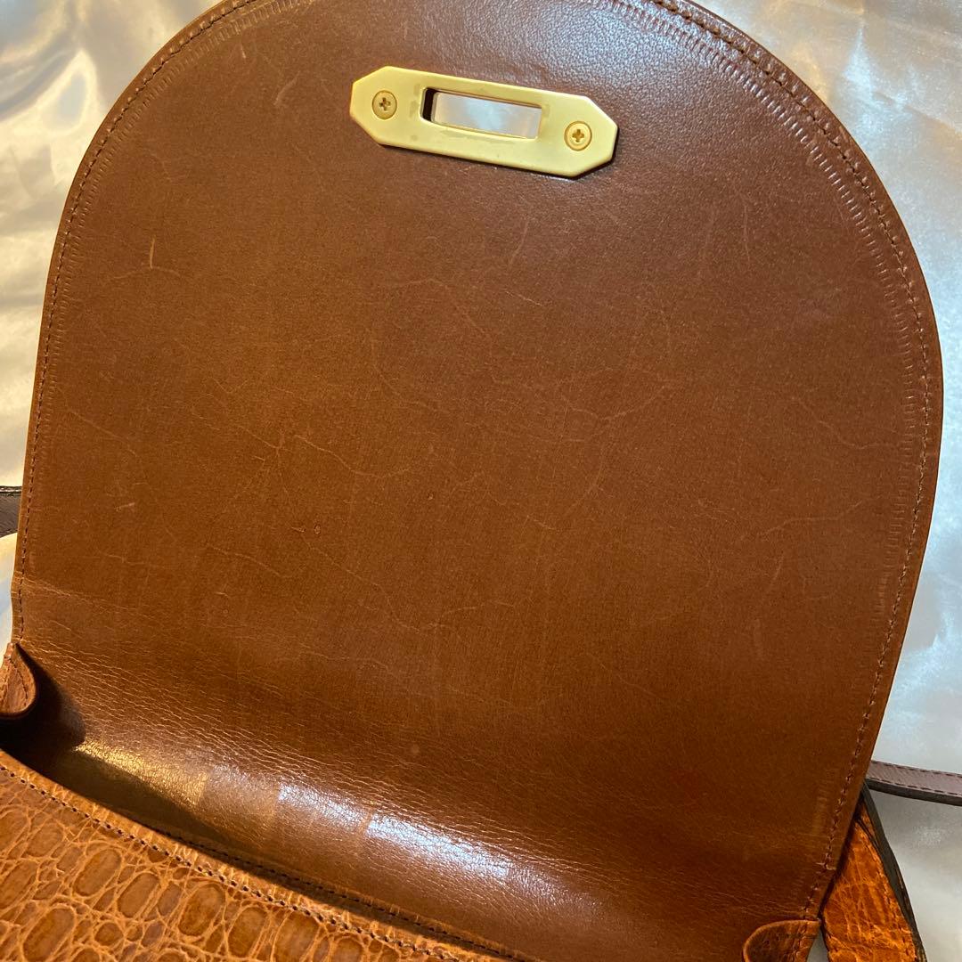 valentino garavani オールレザーショルダーバッグ ハーフムーン