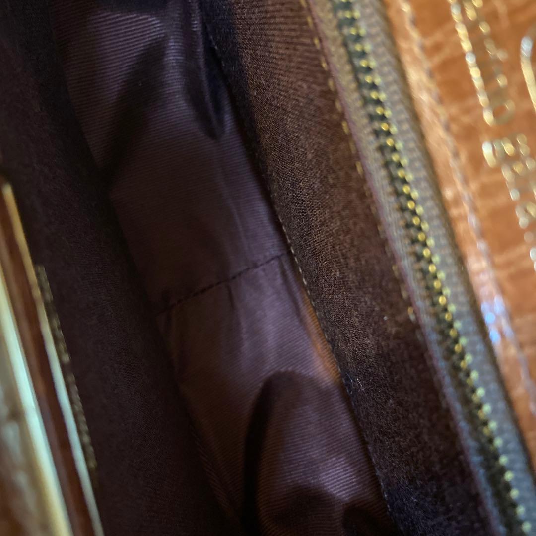 valentino garavani オールレザーショルダーバッグ ハーフムーン