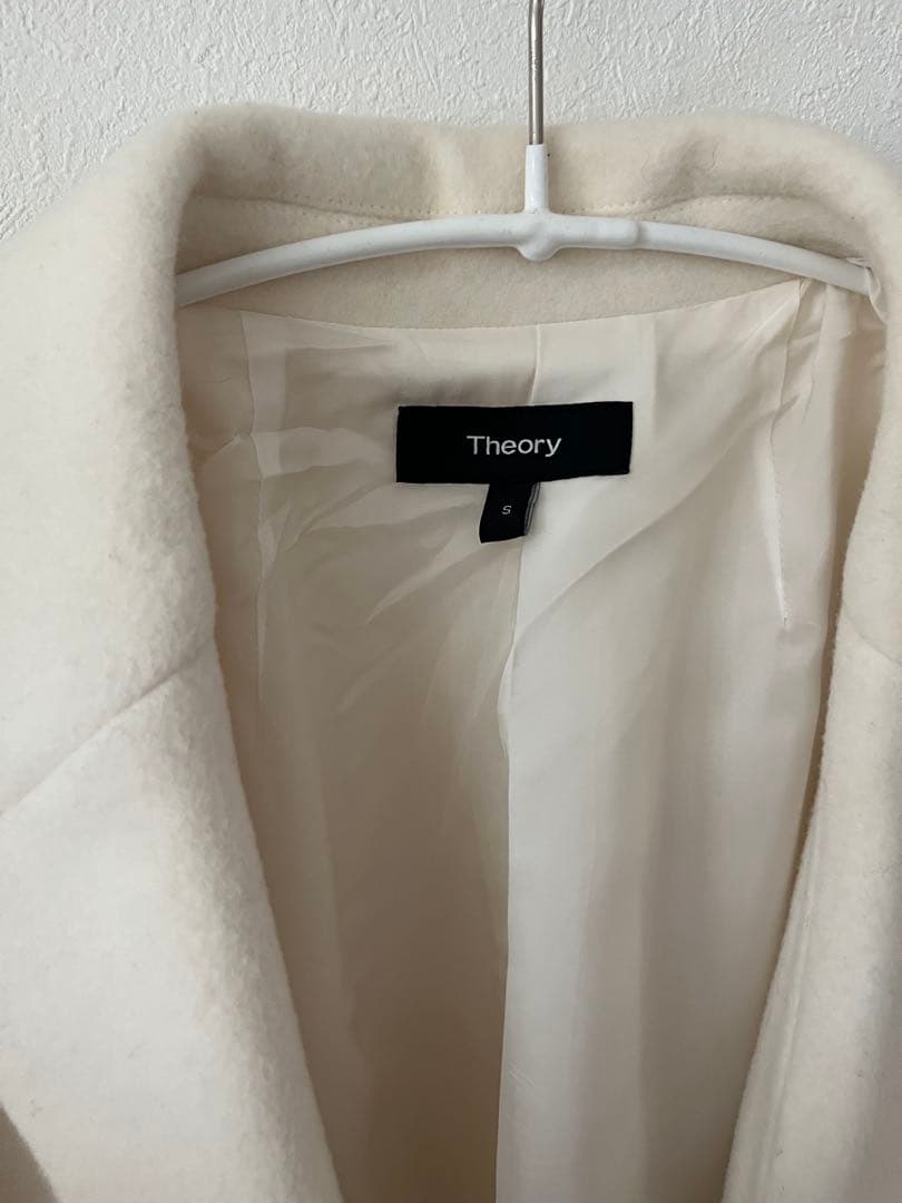 未使用Theory セオリー　白 チェスター　コート　ボタンレス