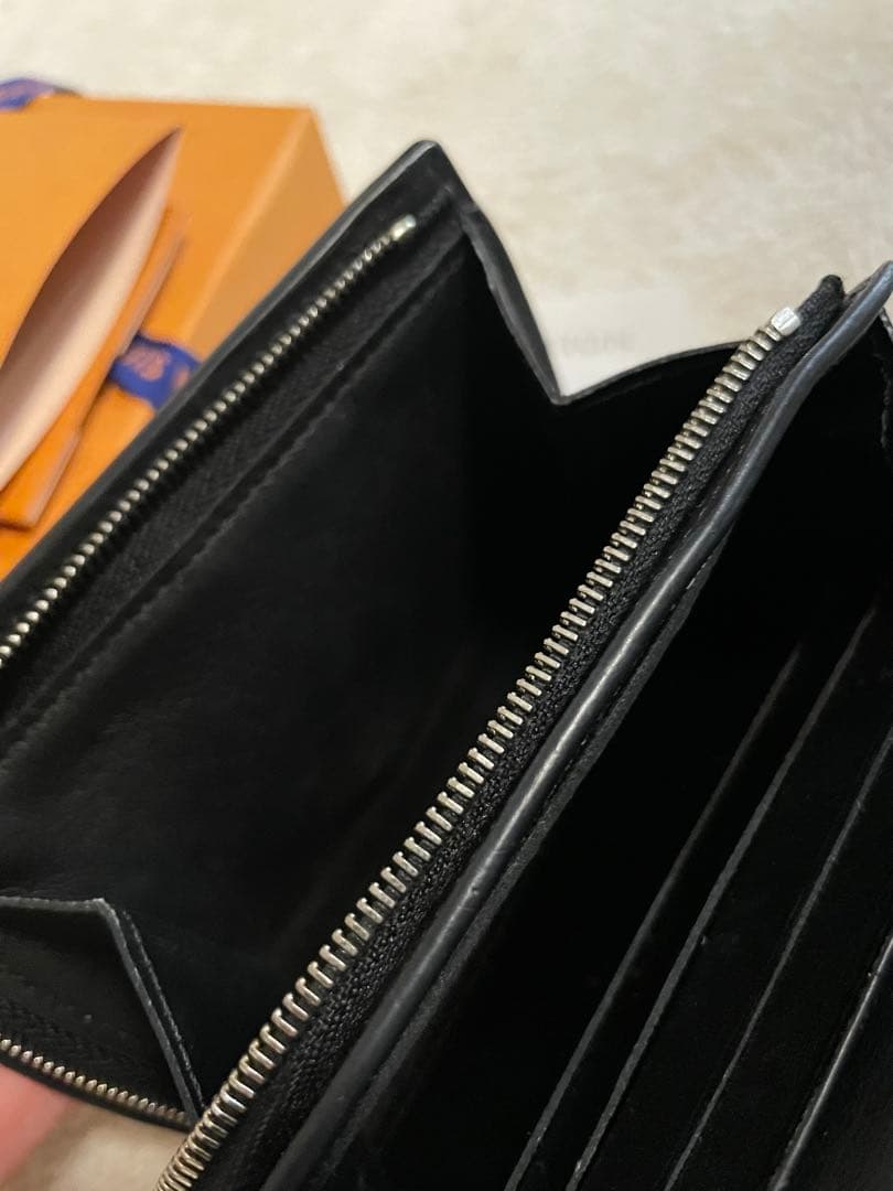 ルイヴィトン マヒナ ポルトフォイユイリス コンパクト 財布 箱付き