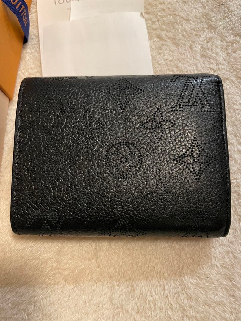 ルイヴィトン マヒナ ポルトフォイユイリス コンパクト 財布 箱付き