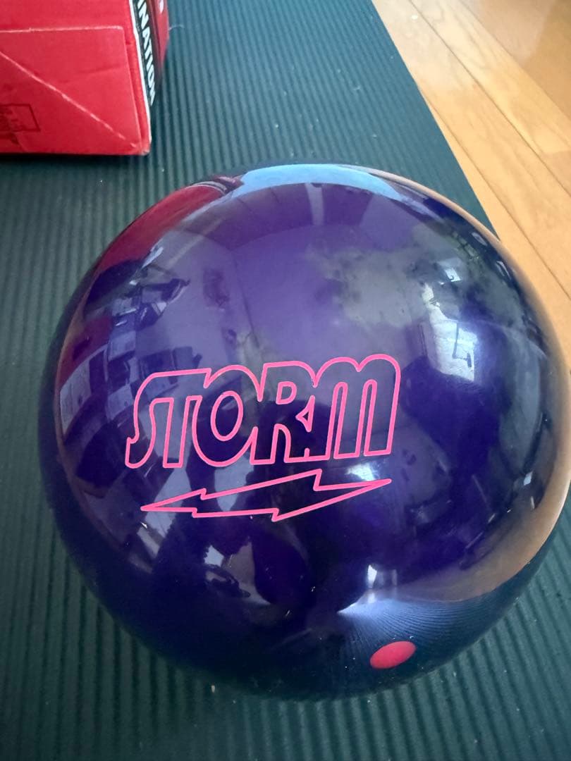 美品 Typhoon ボウリングボール 15 lb 4 oz